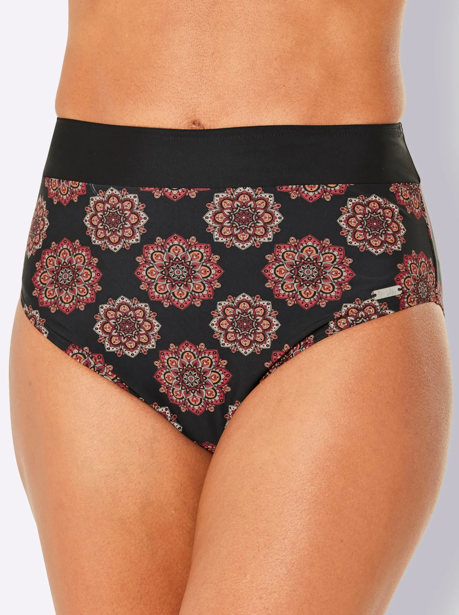 Bikinis|feel good Bikini-Slip schwarz-rot-bedruckt