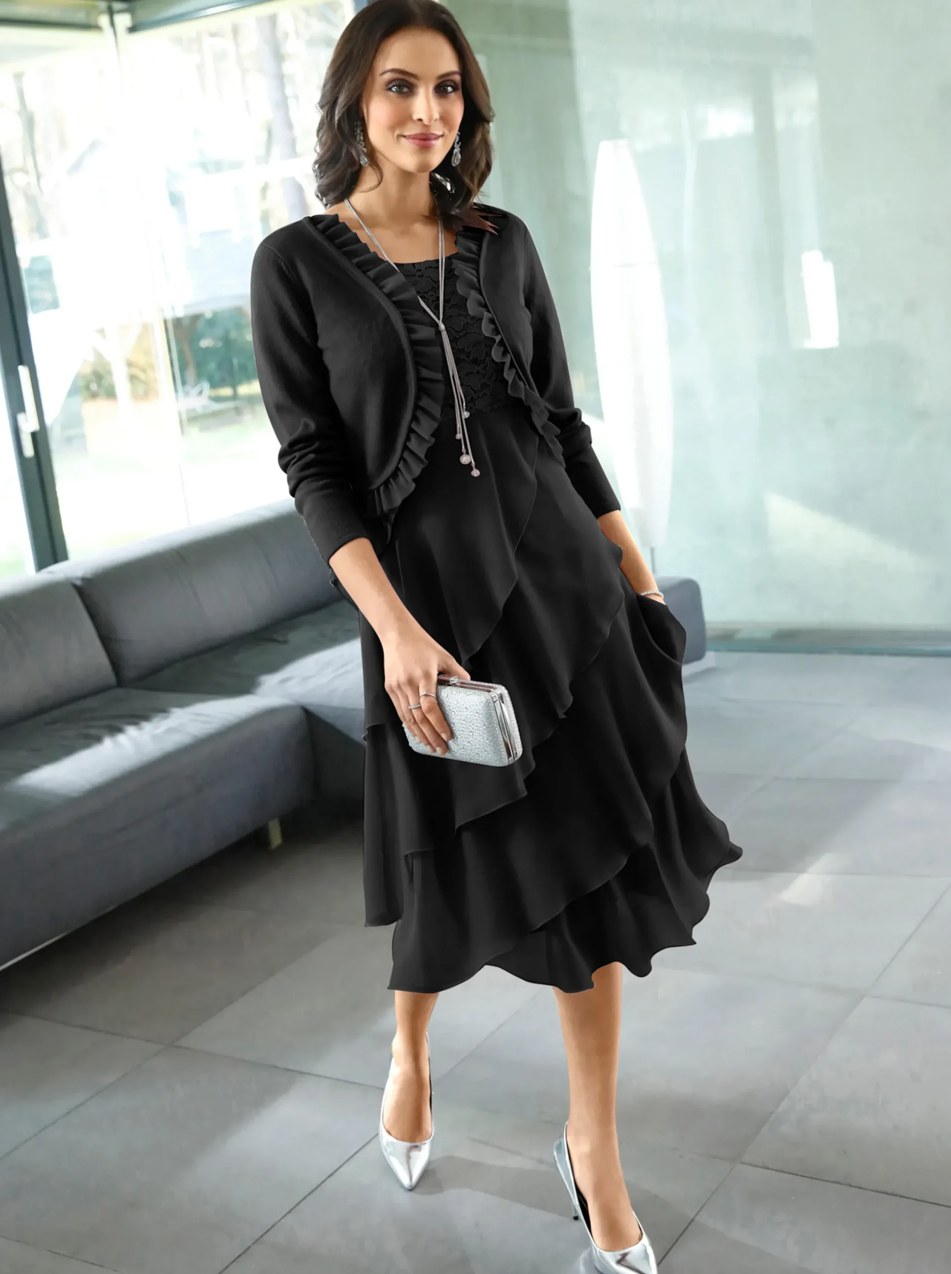 Jacken|Strickjacken| Bolero mit Chiffon-Volants schwarz