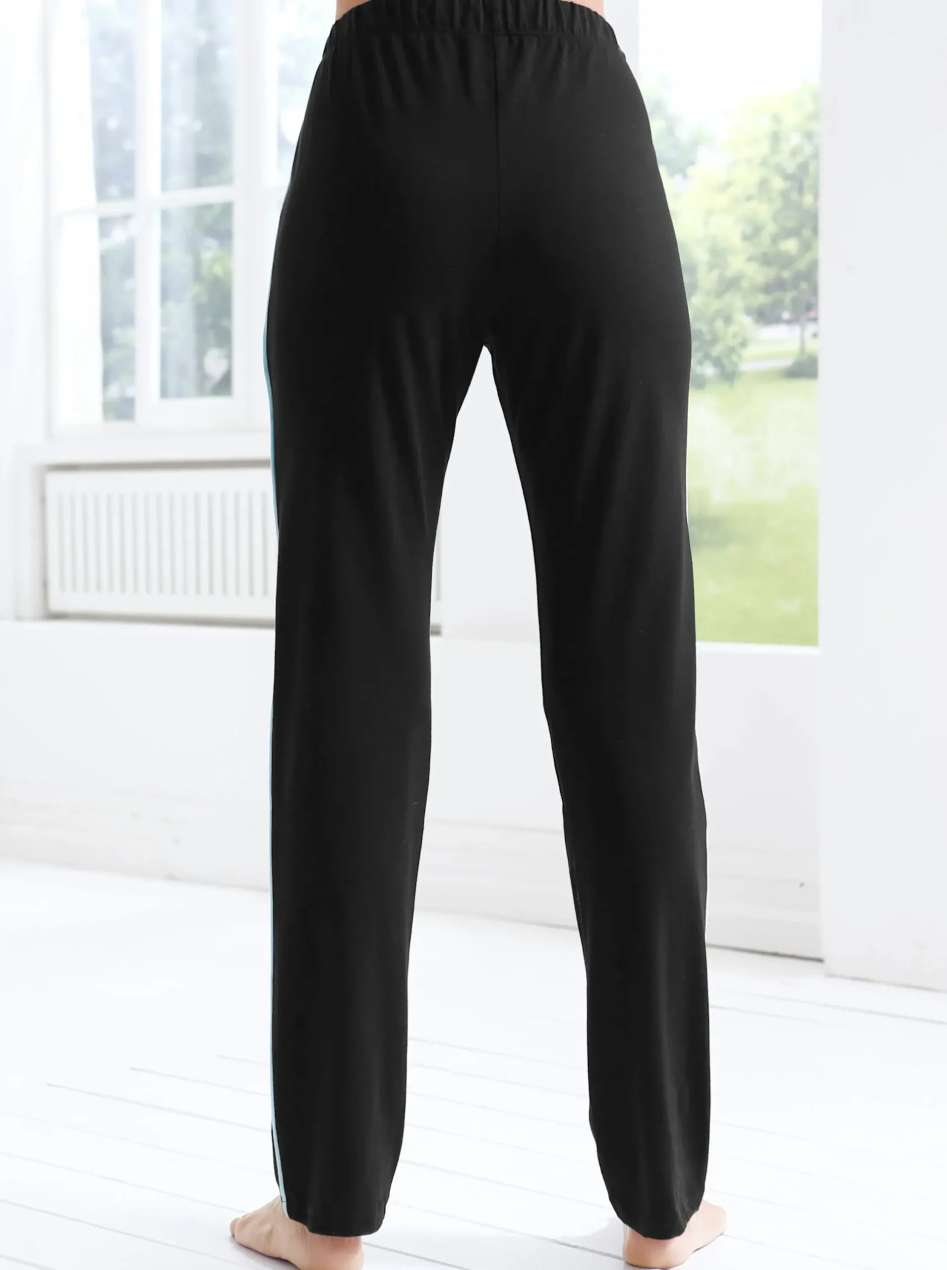 Homewear|Homewear| Freizeithose mit 2 Reißverschluss-Taschen schwarz-mint