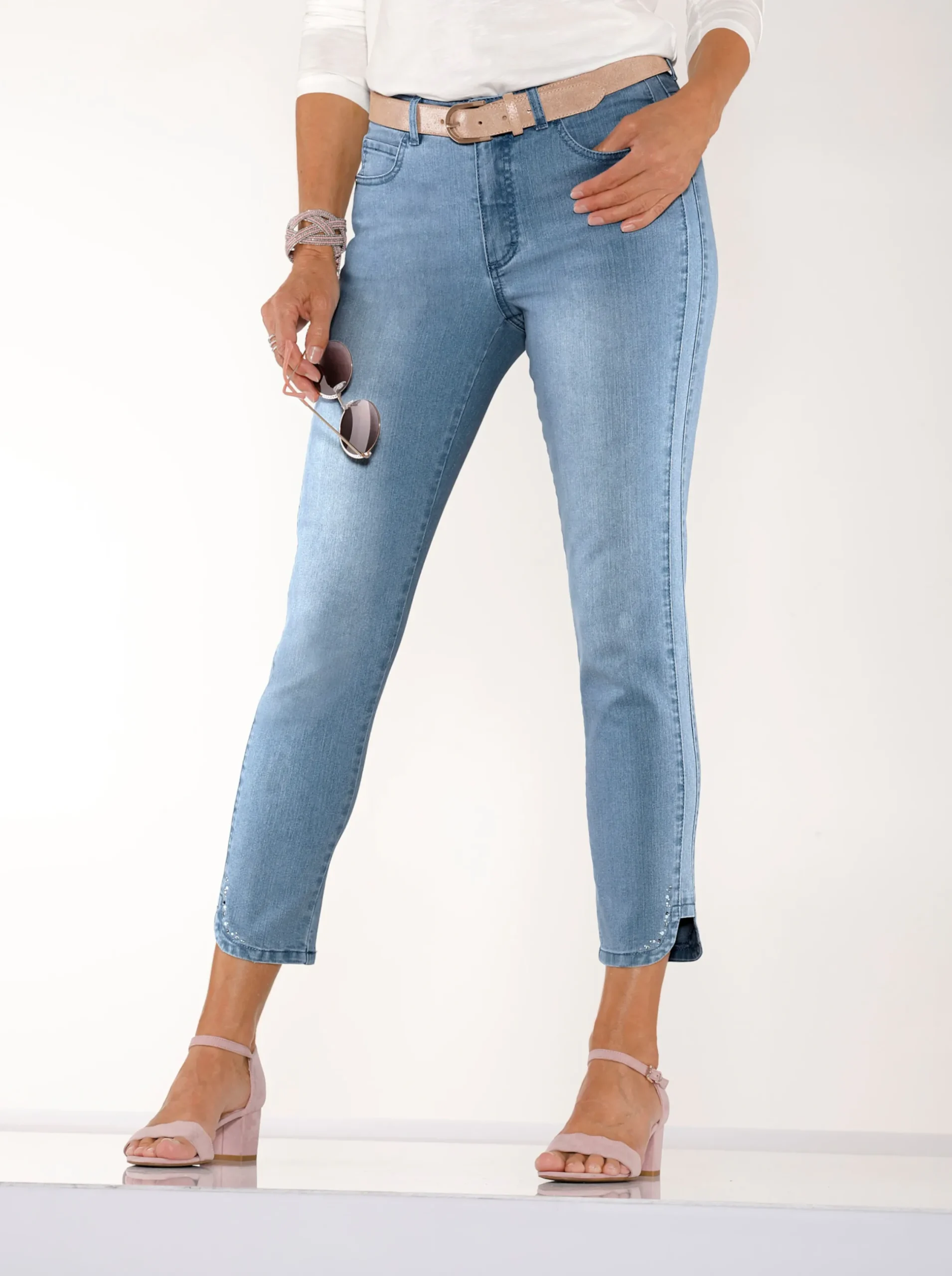 Jeans| 7/8-Jeans mit Glitzersteinchen an den Beinschlitzen blue-bleached