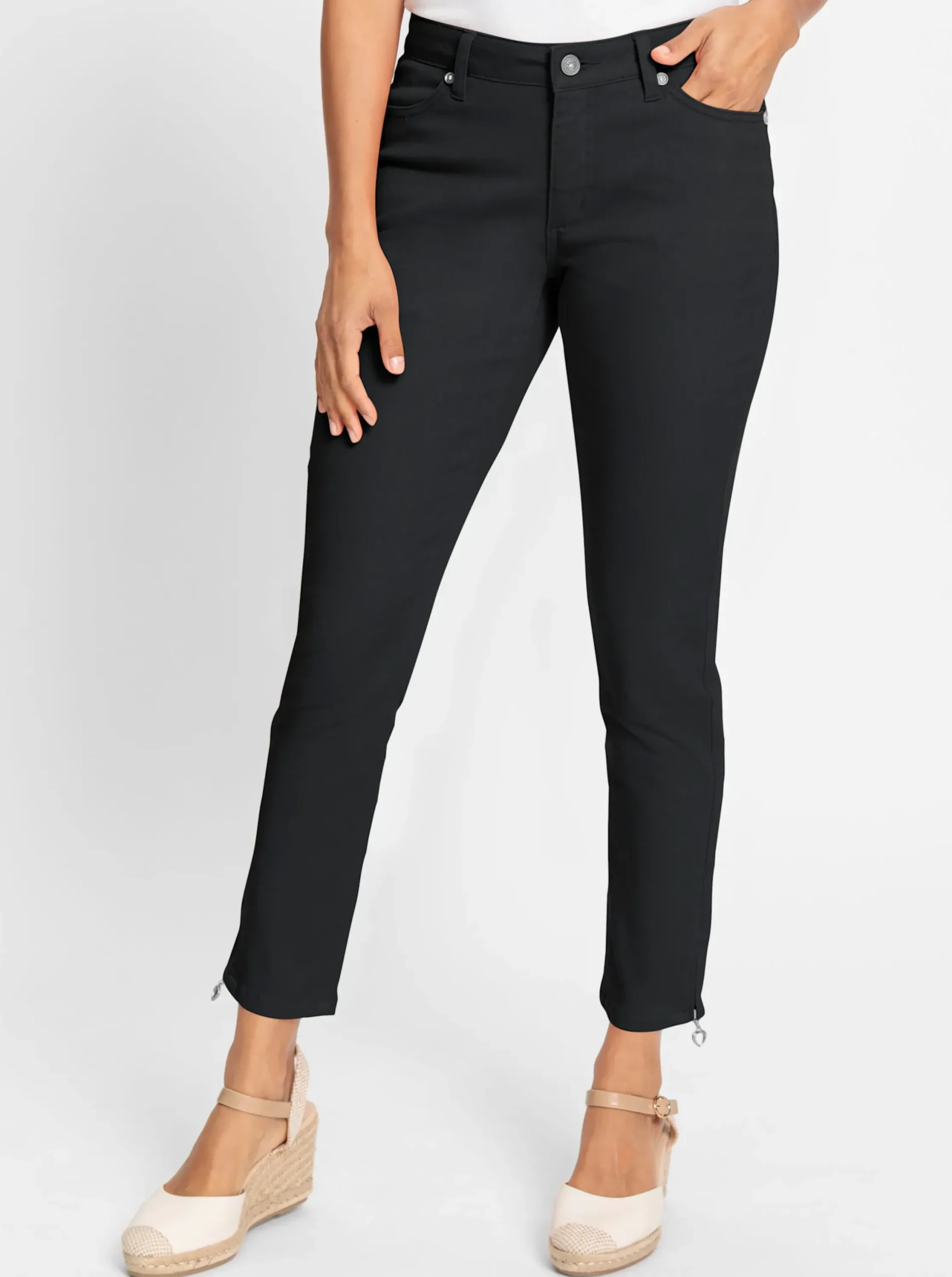 Jeans| Jeans mit Reißverschluss am Bein schwarz