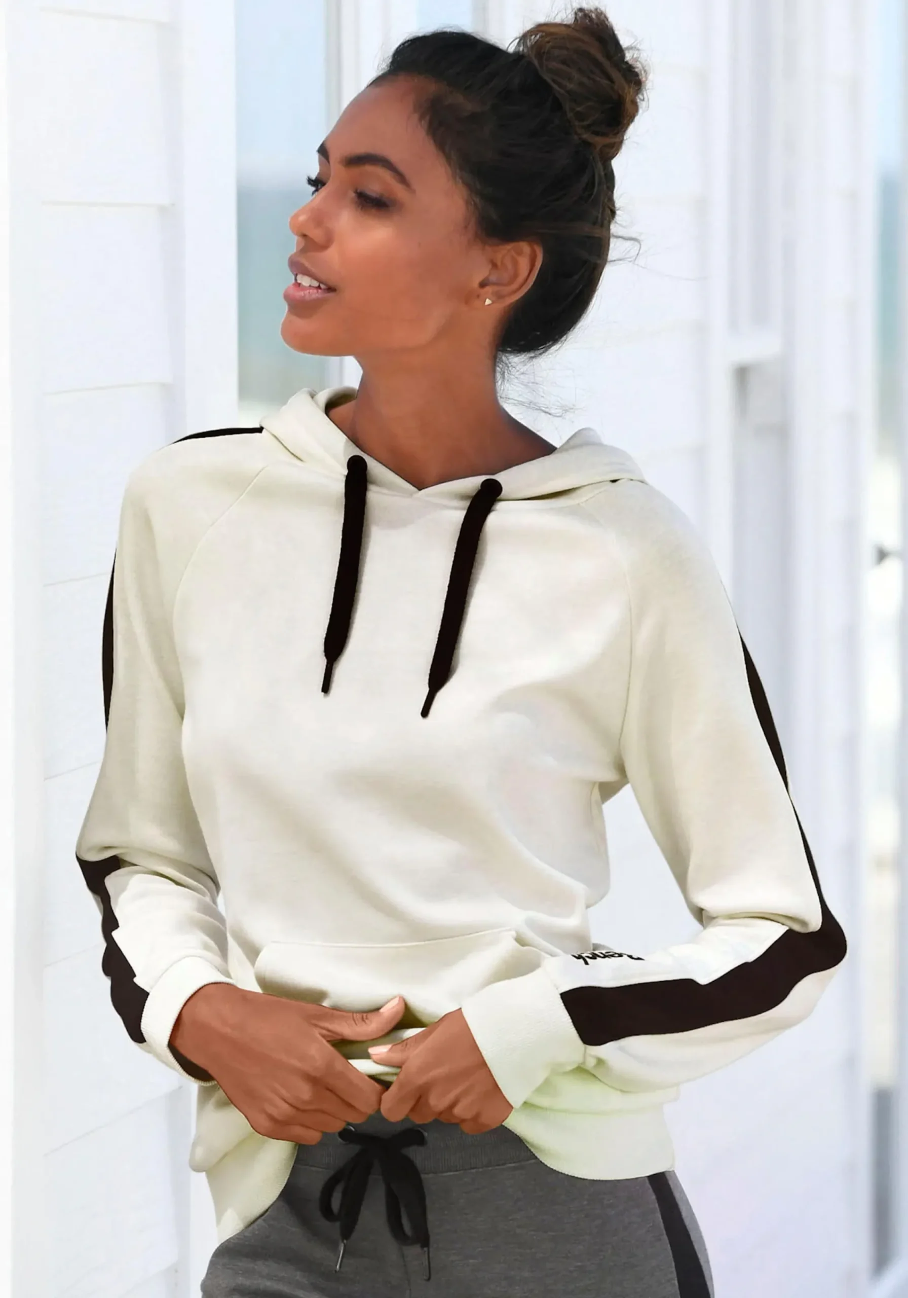 Homewear|Pullover| Kapuzensweatshirt ecru-schwarz
