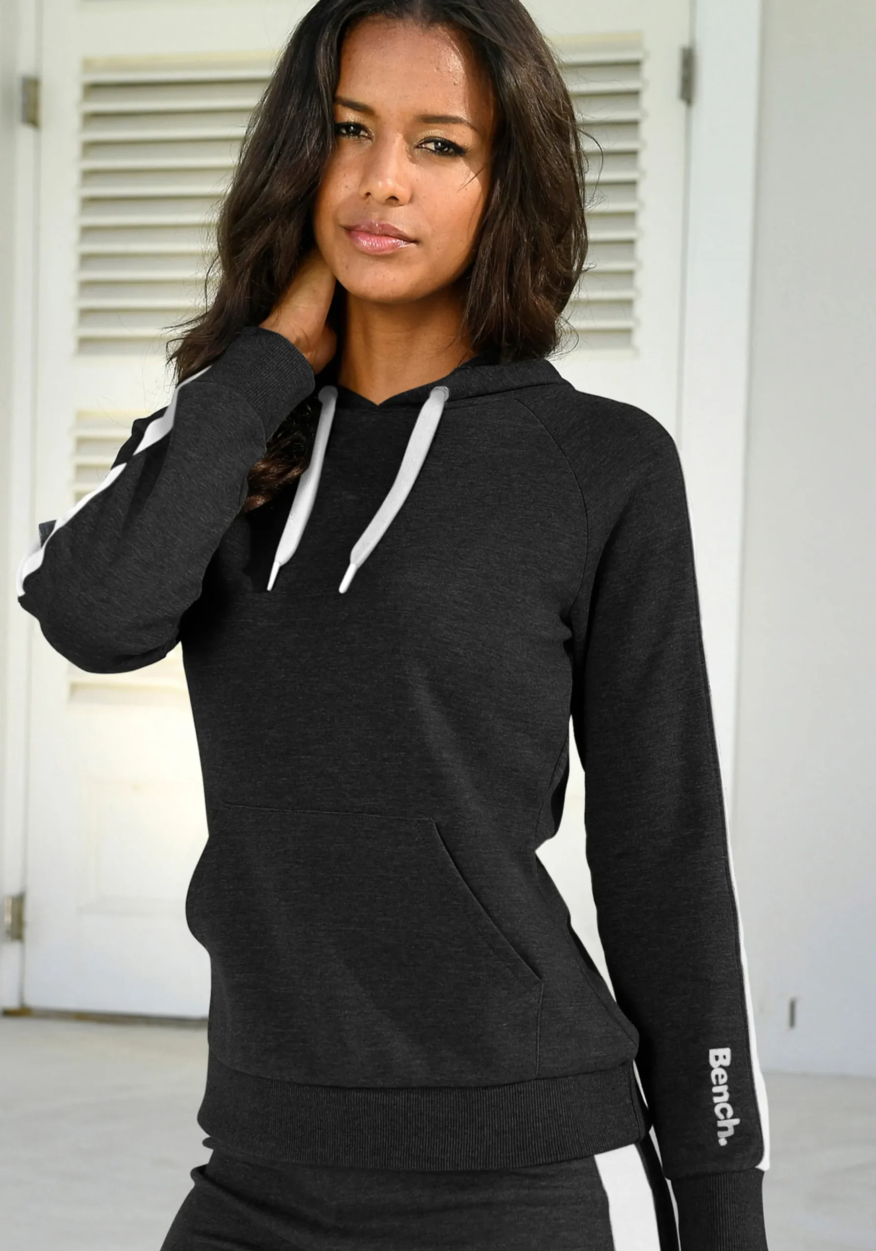 Pullover|Shirts| Kapuzensweatshirt schwarz-weiß