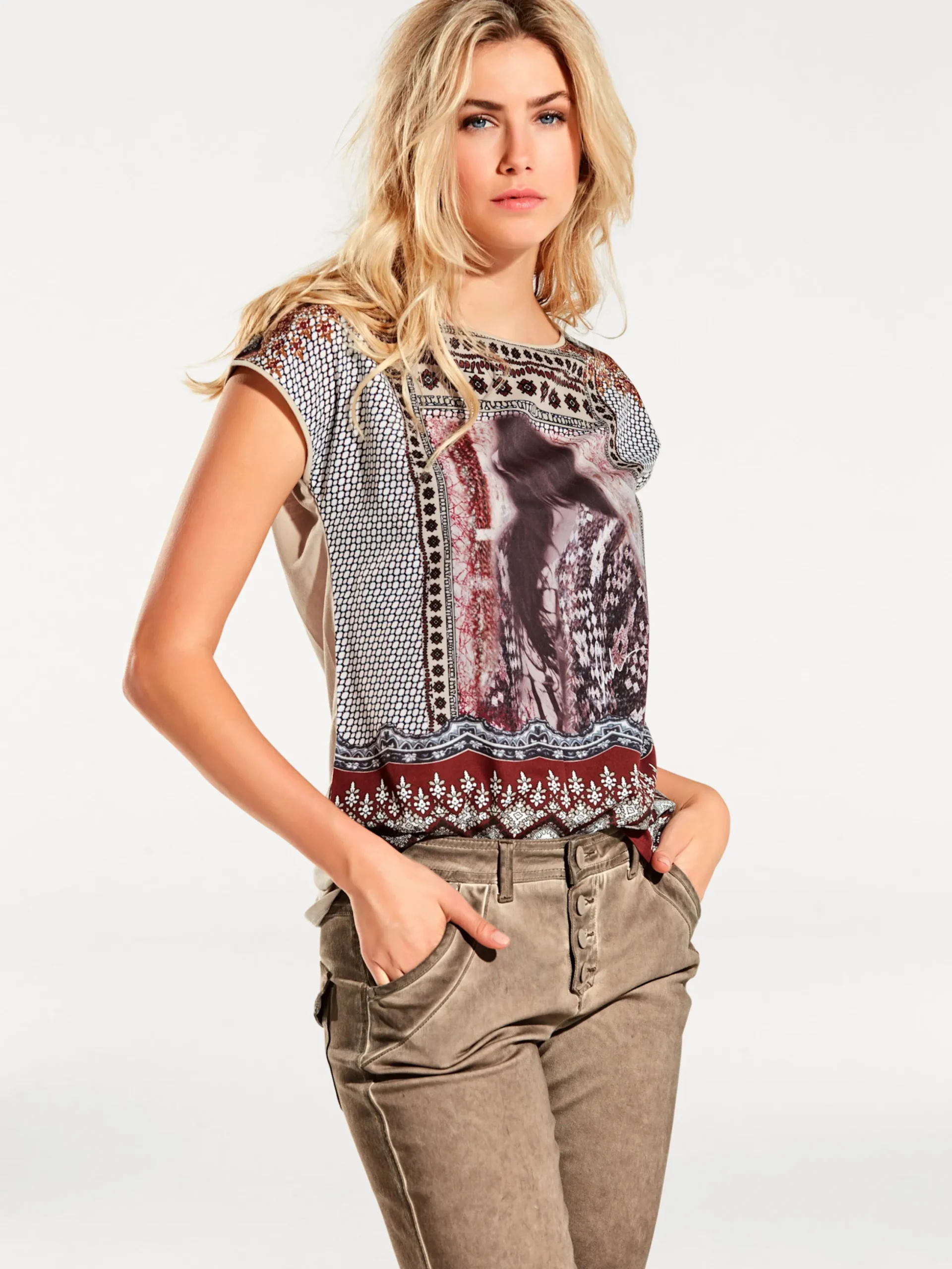 Shirts|heine Kurzarmshirt mit Foto-Print vorne sand