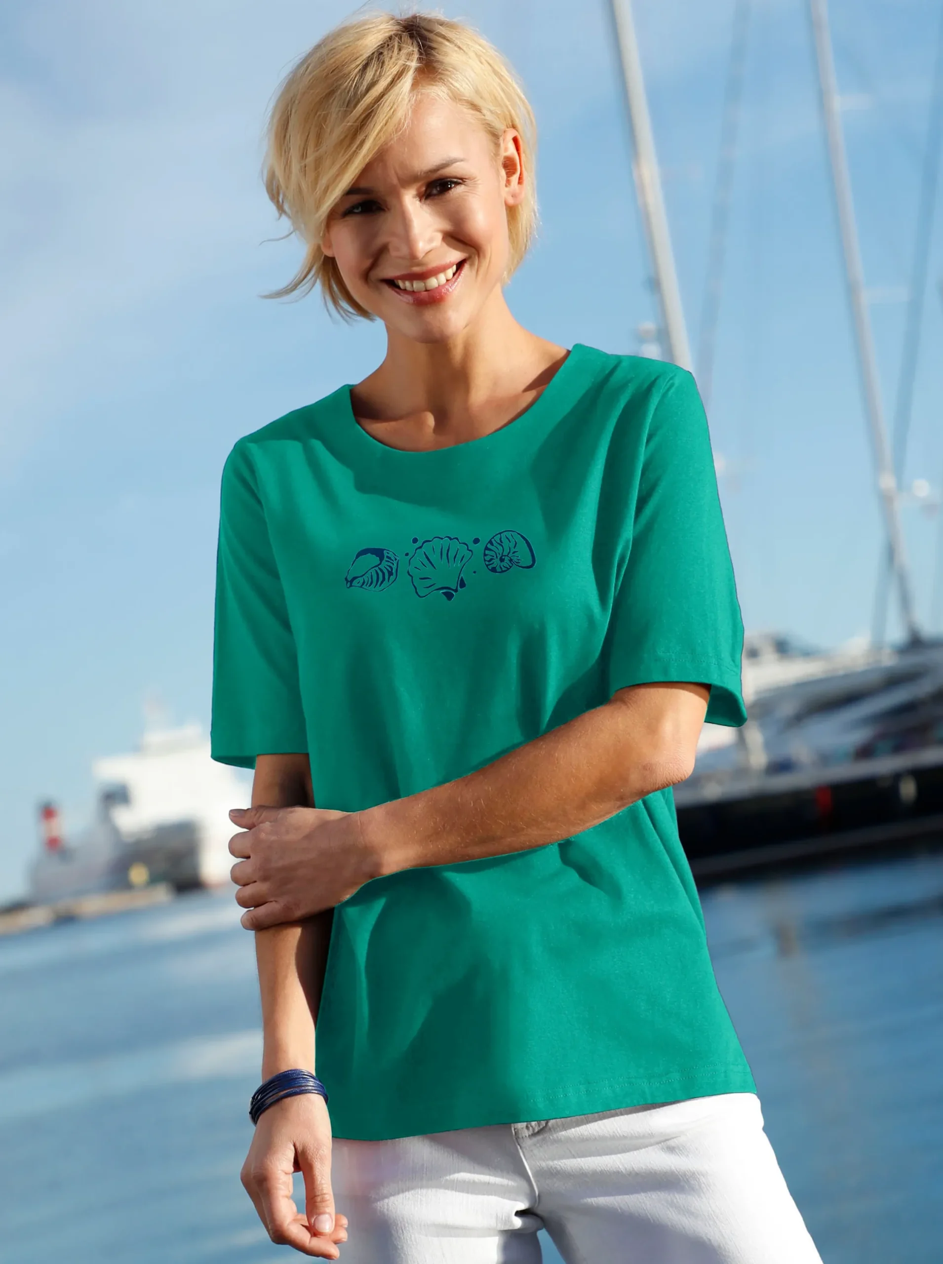 Shirts| Kurzarmshirt mit Muschel-Druck smaragd
