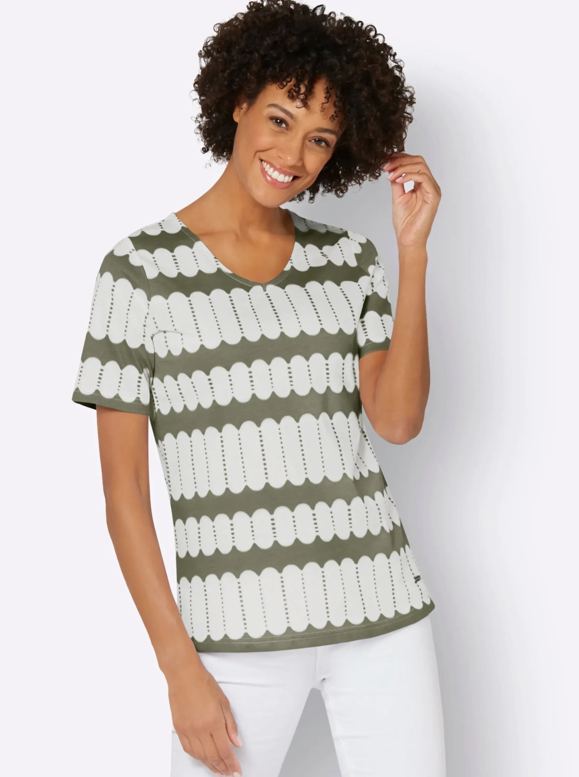 Shirts| Kurzarmshirt mit V-Ausschnitt khaki-ecru-bedruckt