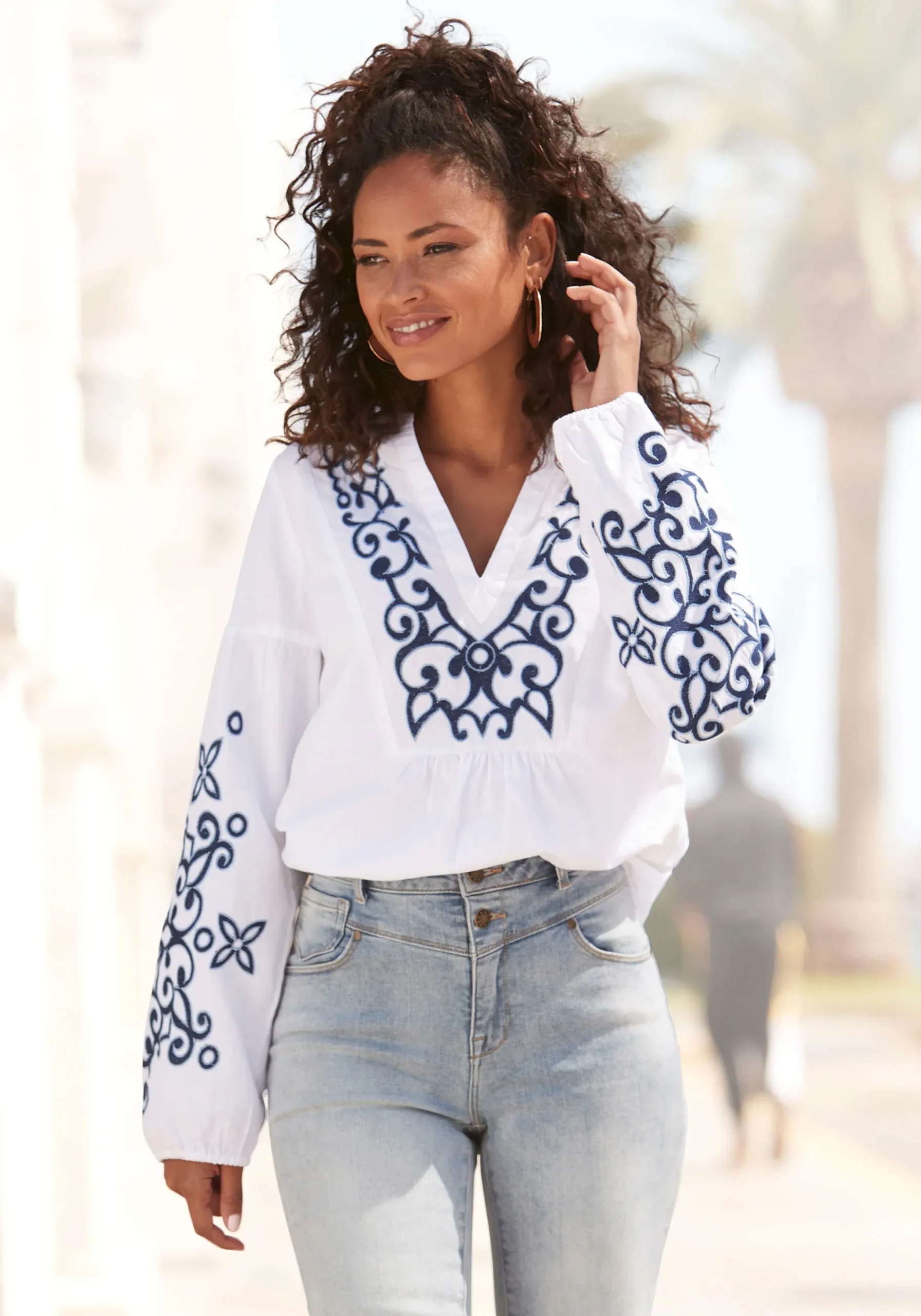 Strandmode|Blusen|LASCANA Langarmbluse weiß-blau