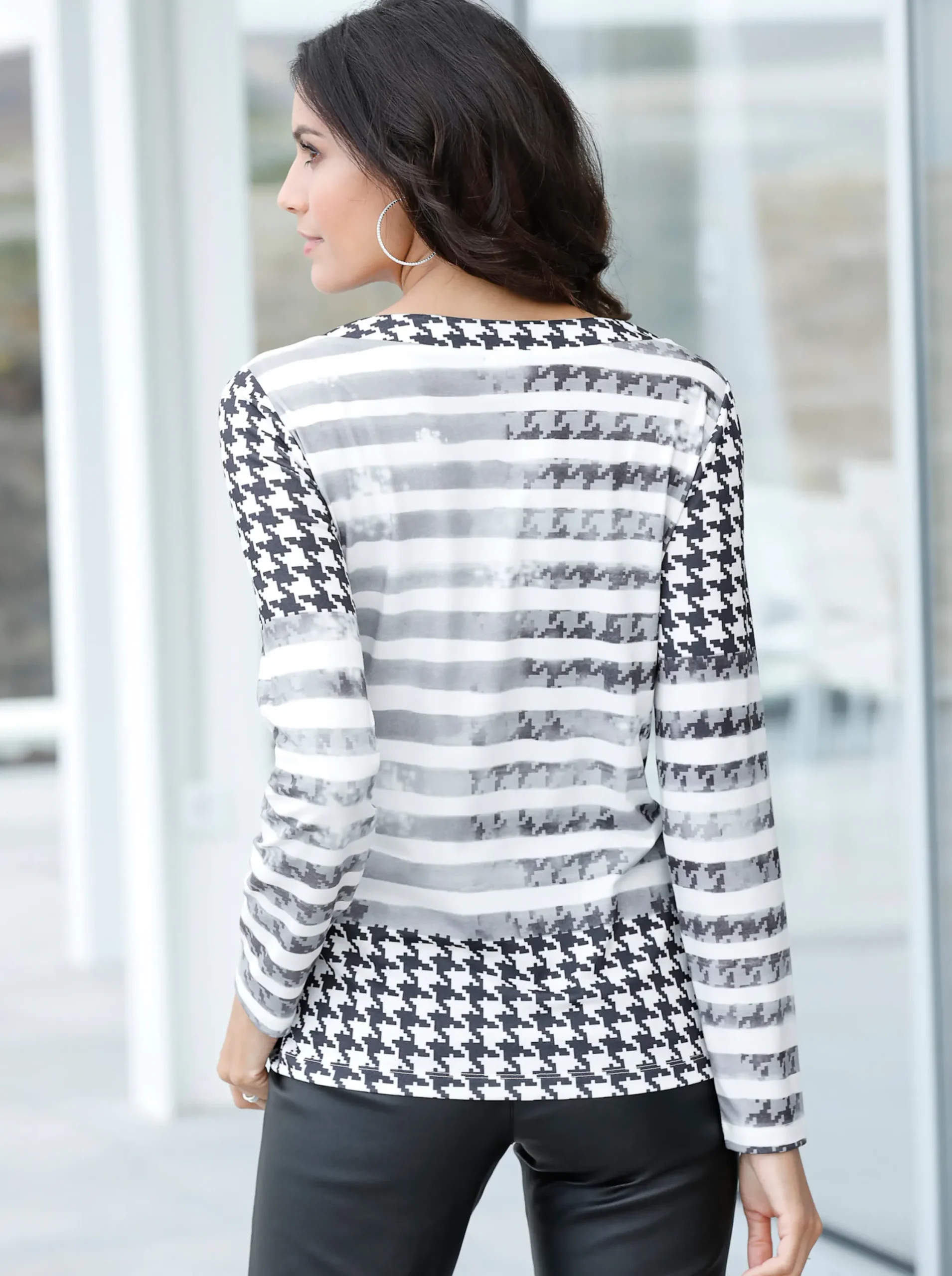 Shirts| Langarmshirt schwarz-rot-bedruckt