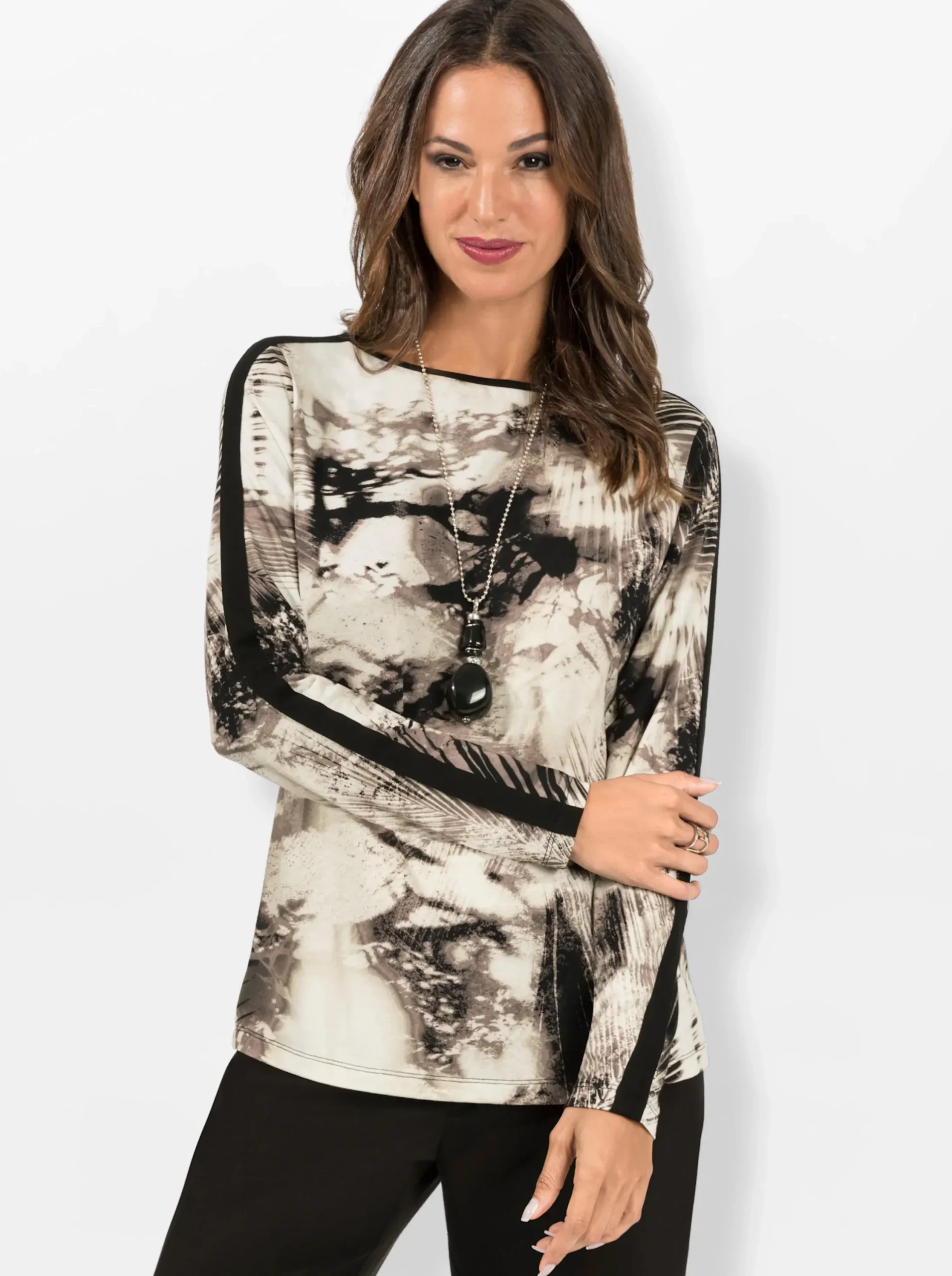 Shirts| Langarmshirt mit U-Boot-Ausschnitt sand-schwarz-bedruckt
