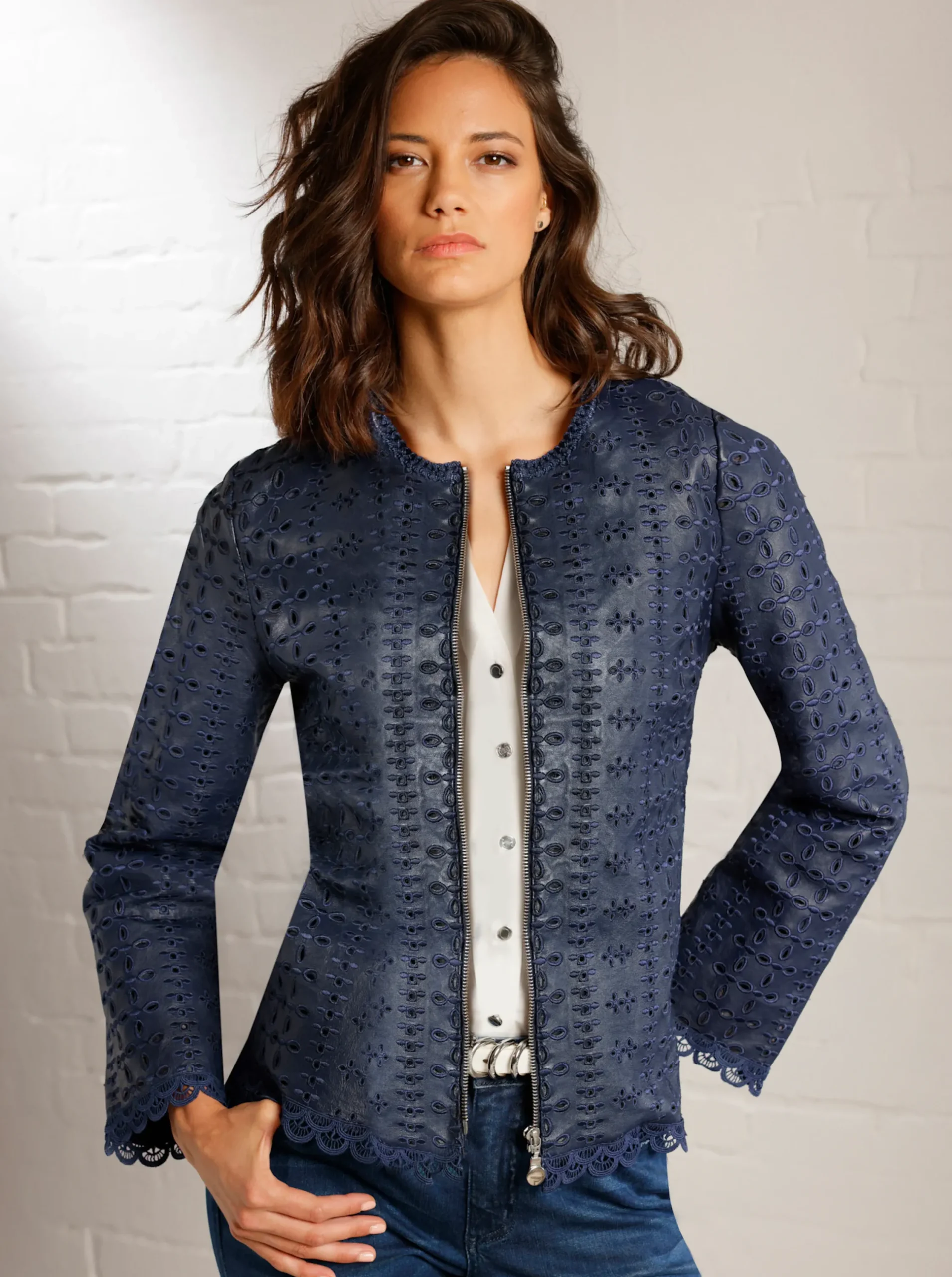 Ledershop|CREATION L PREMIUM Lederblazer mit aufwendiger Lochstickerei und Spitzenbordüre marine