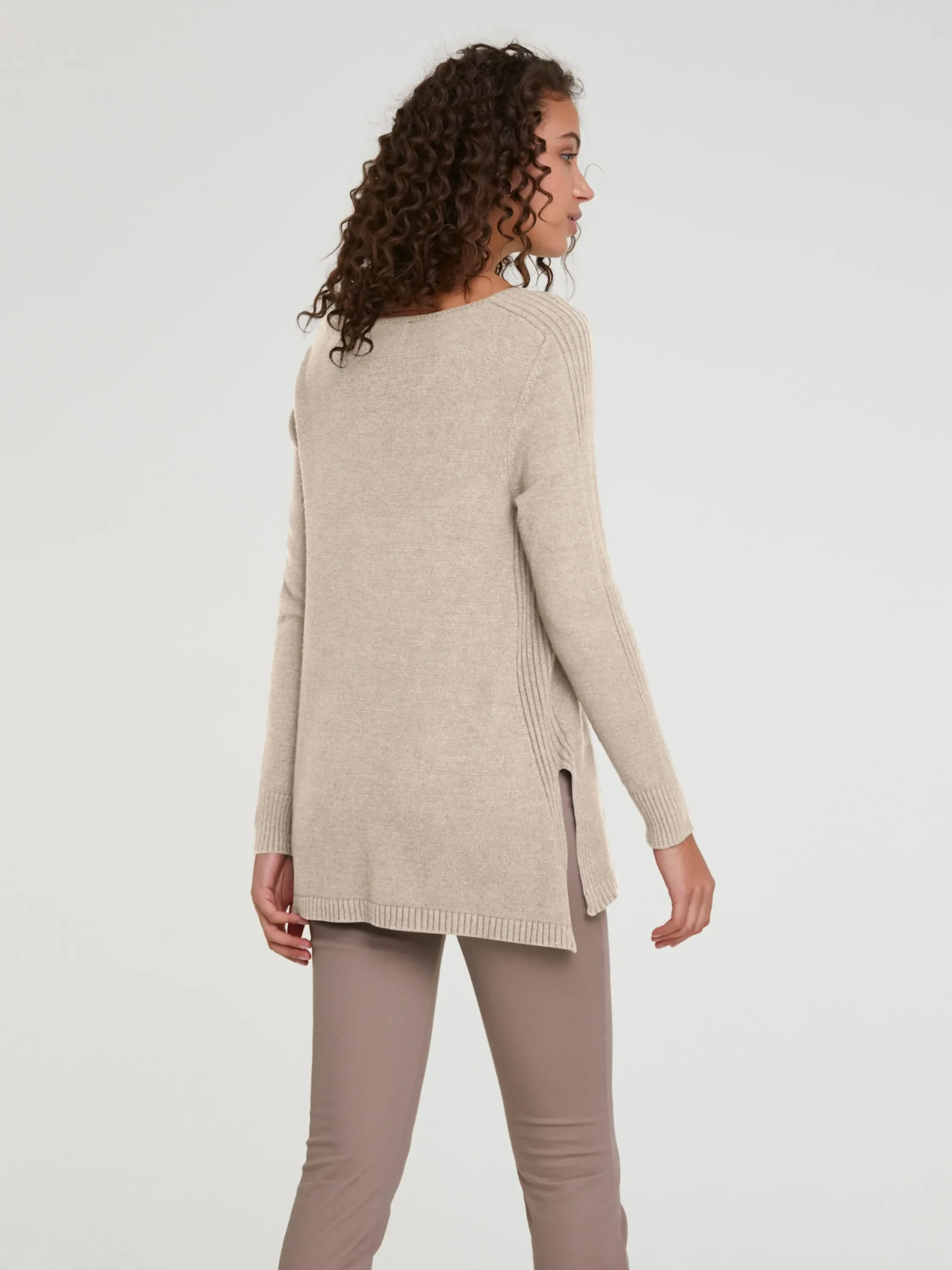 Basics|heine Longpullover mit großzügigem Rundhals-Ausschnitt sand