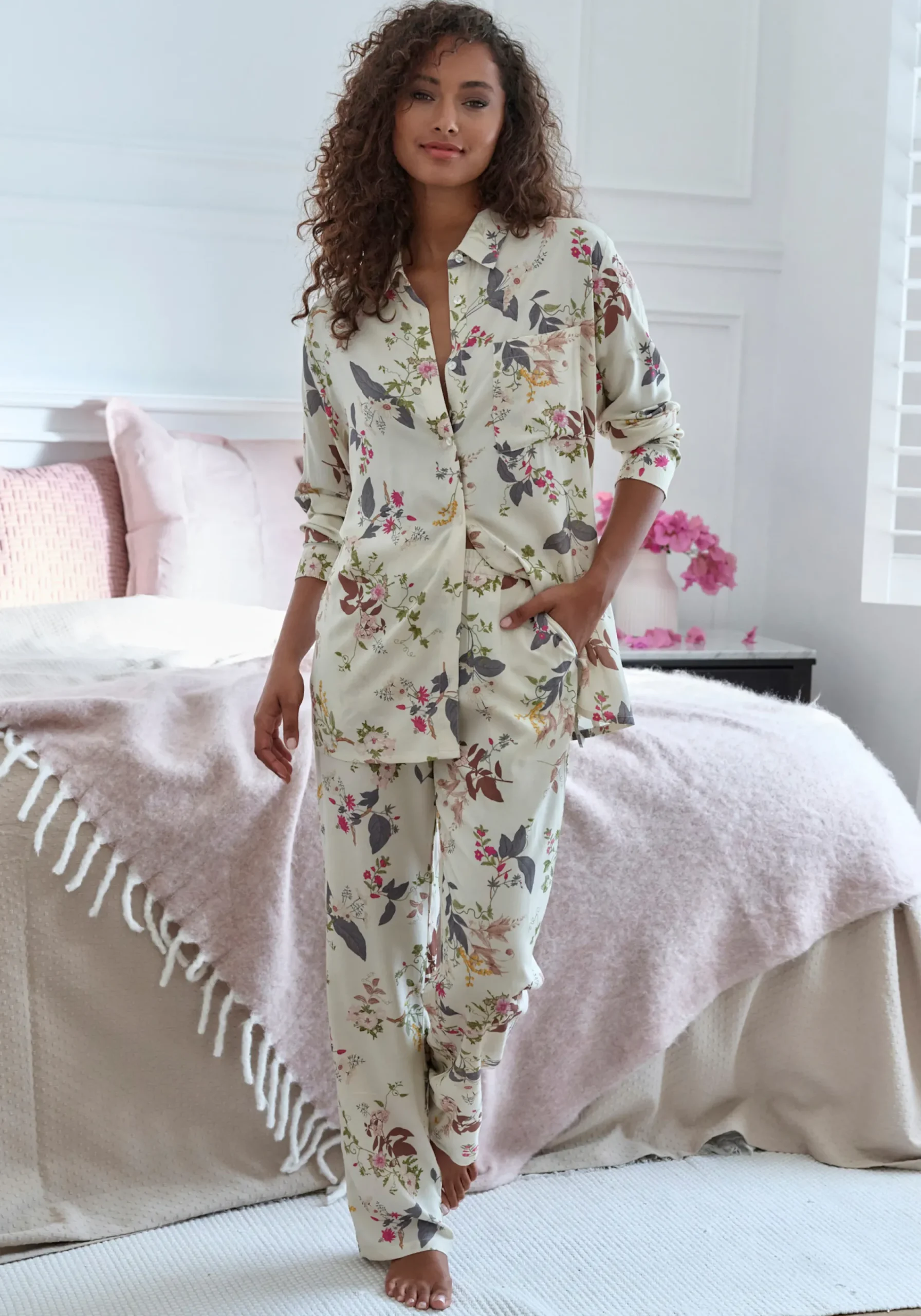 Nachtwäsche|LASCANA Pyjama ecrugeblümt