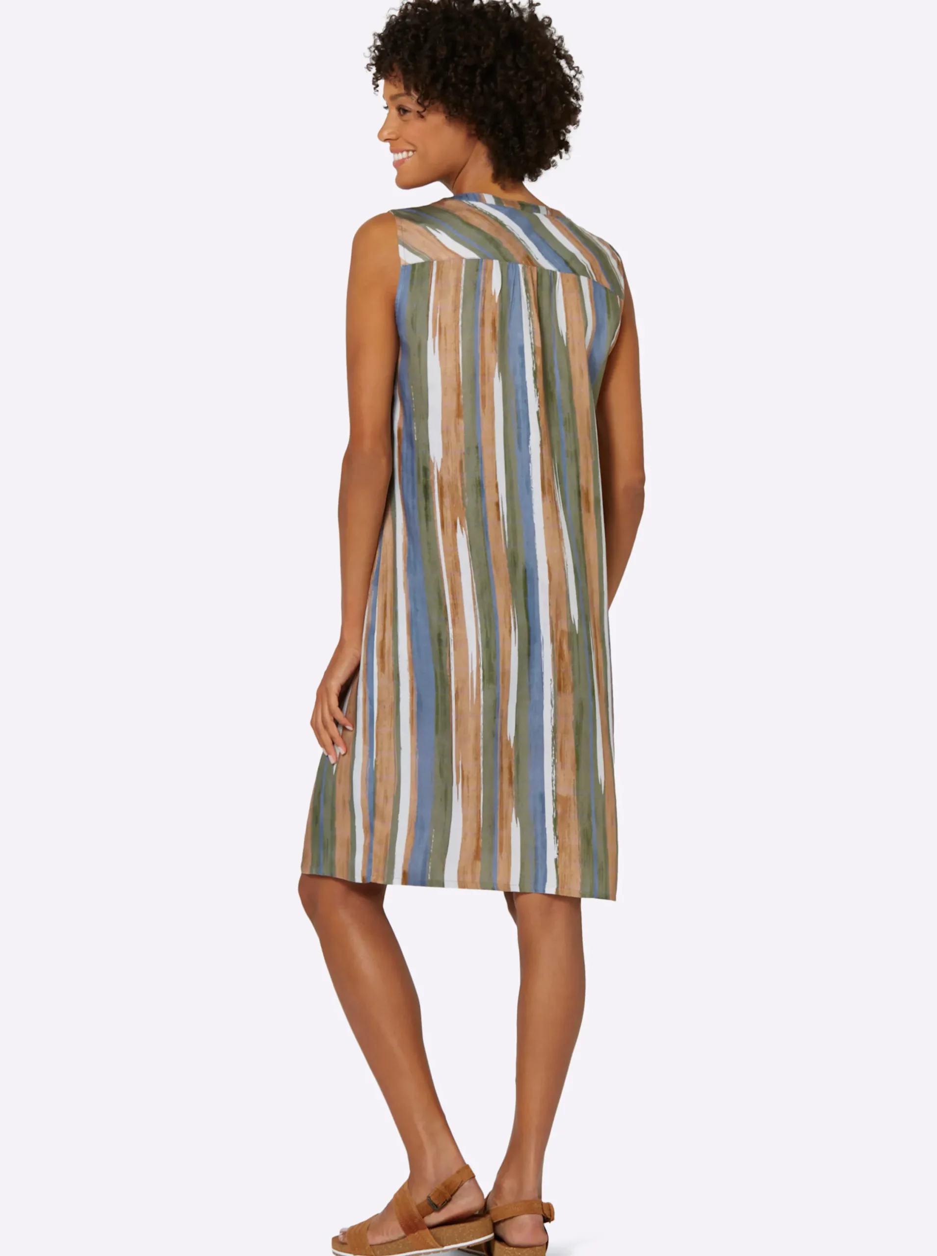 Strandkleider|Kleider| Sommerkleid mit V-Ausschnitt khaki-camel-bedruckt