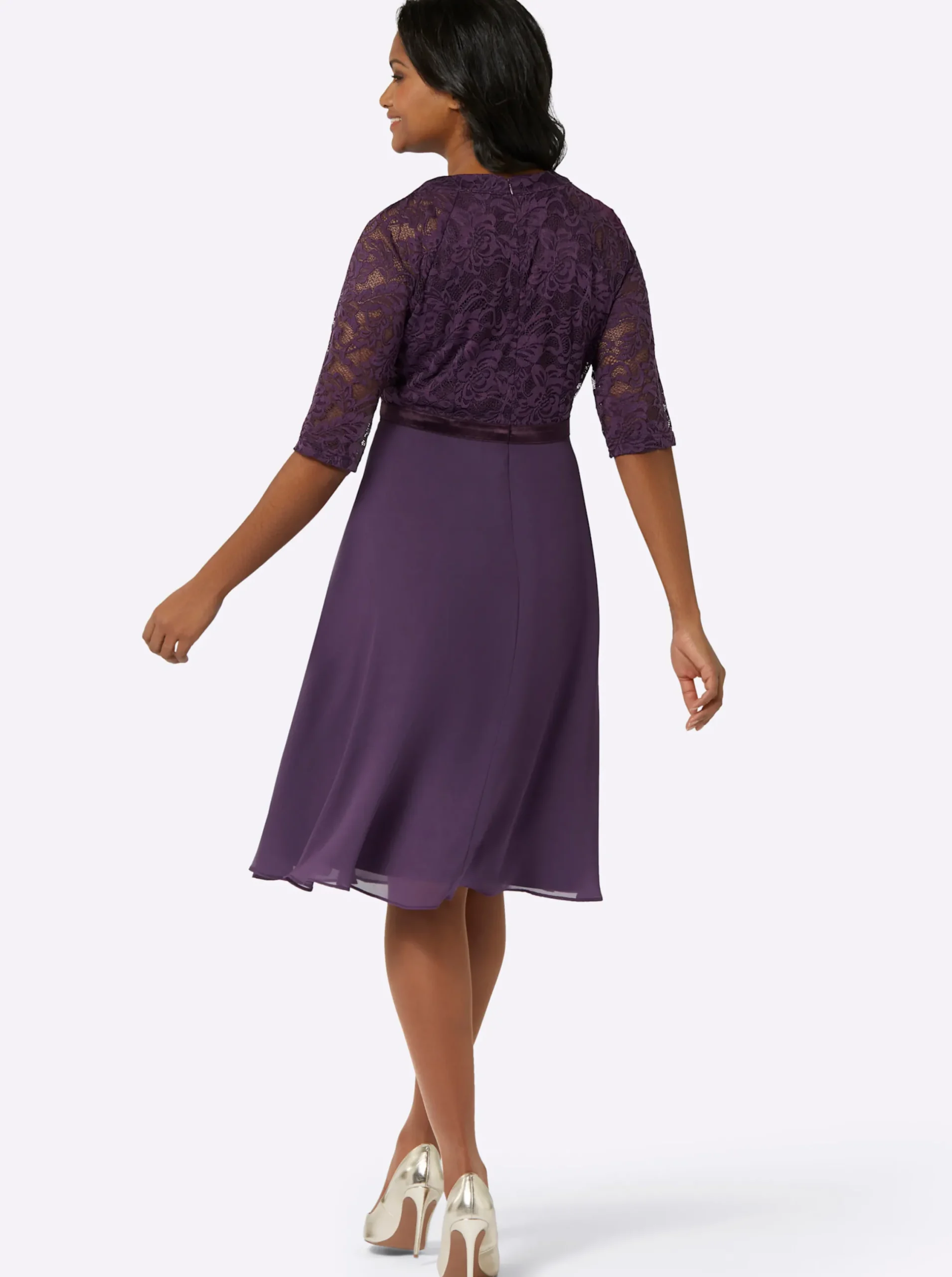 Abendkleider| Spitzenkleid mit weitem Rockteil traube