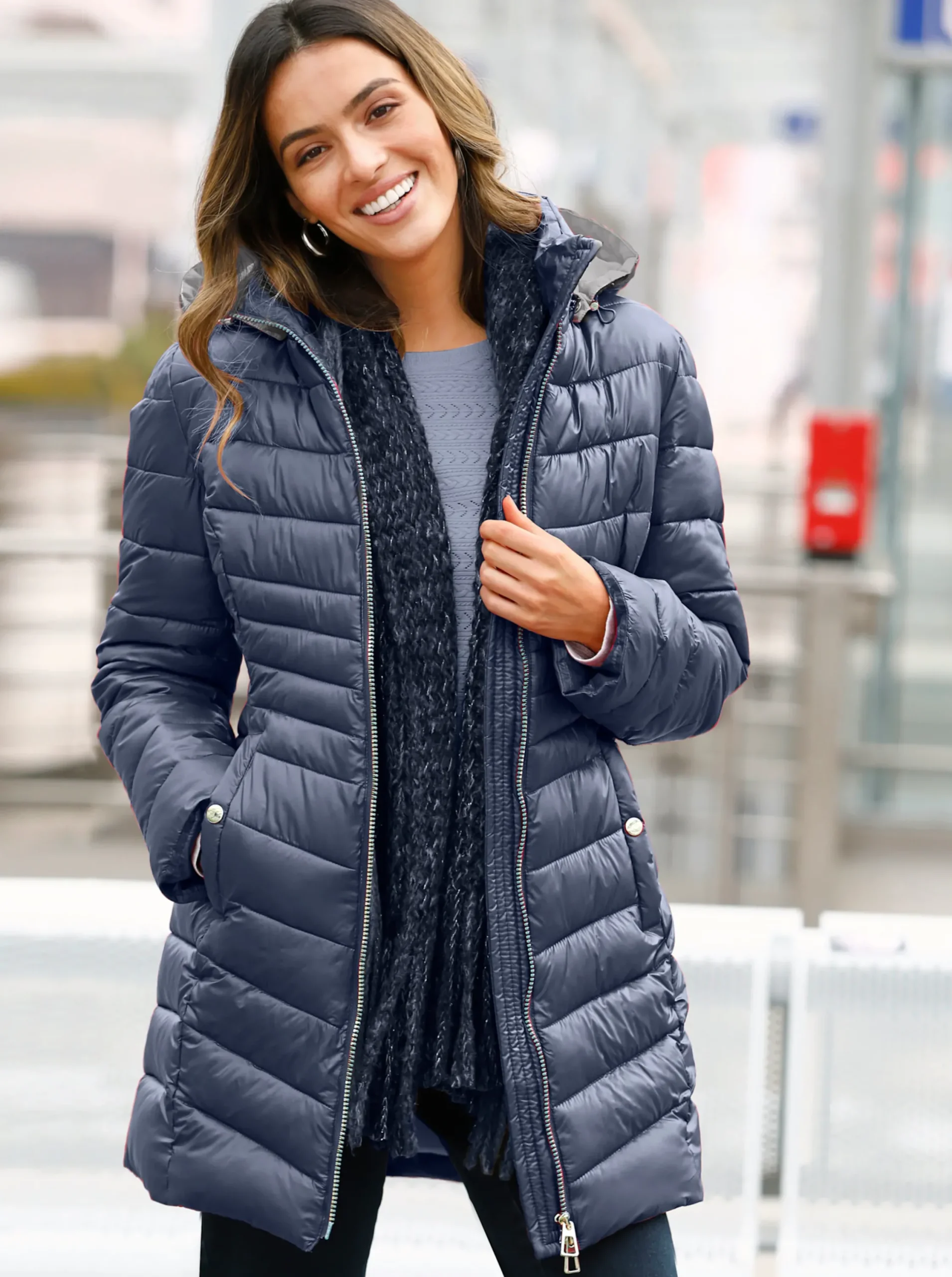 Jacken| Steppjacke mit dezentem Glanz rauchblau
