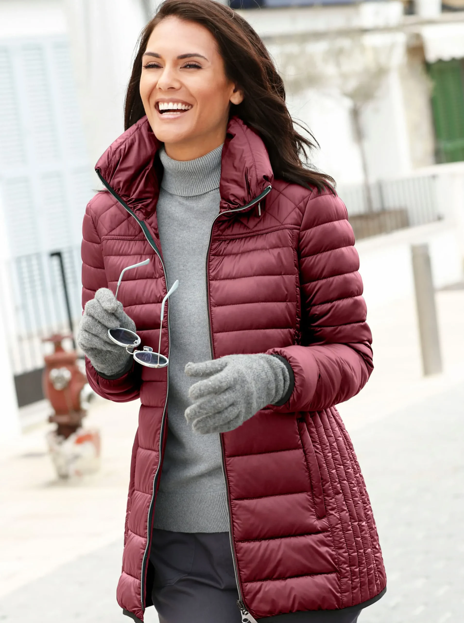 Jacken| Steppjacke mit dezentem Glanz bordeaux