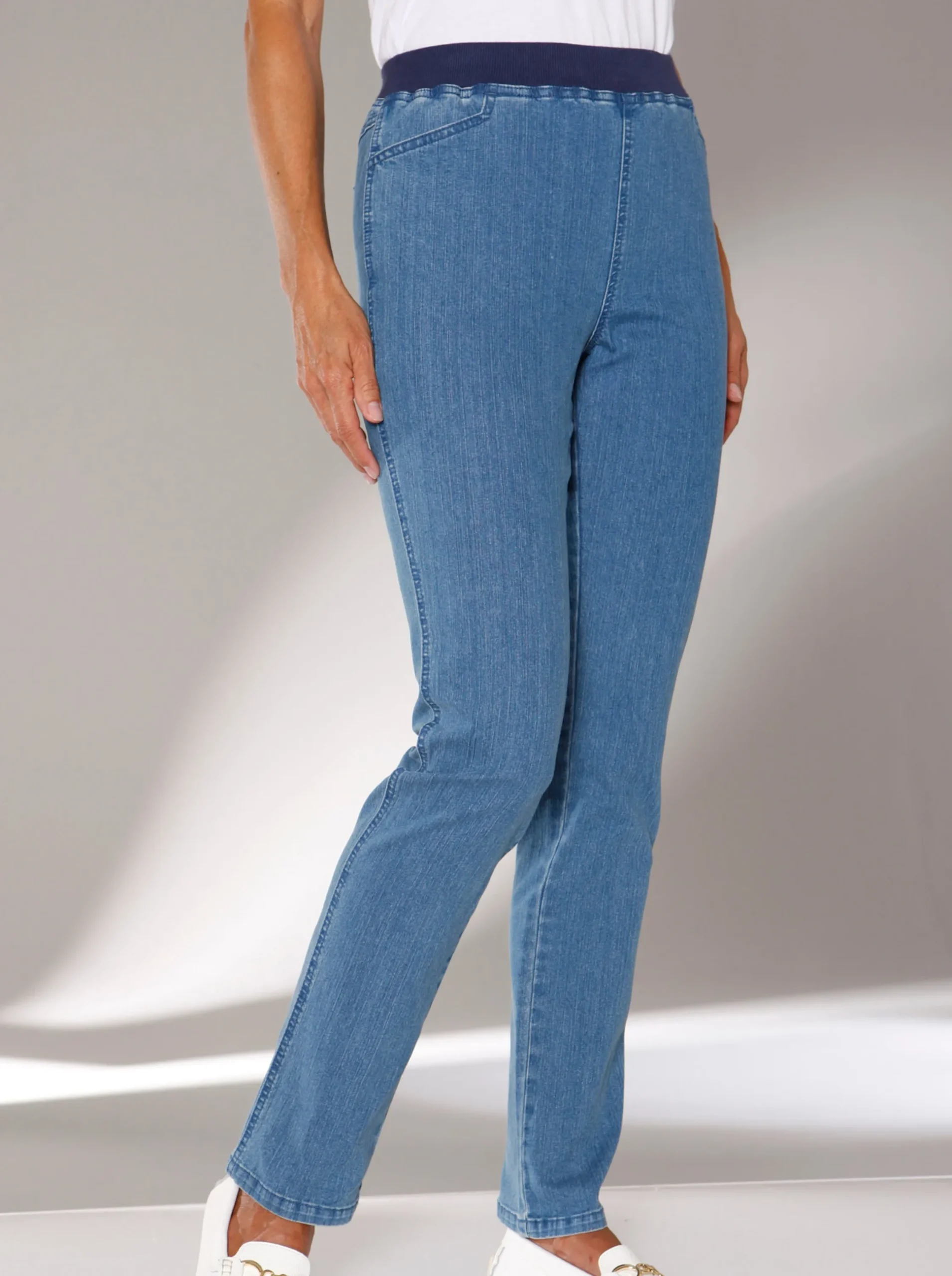 Jeans| Stretch-Jeans mit Rundum-Dehnbund blue-bleached