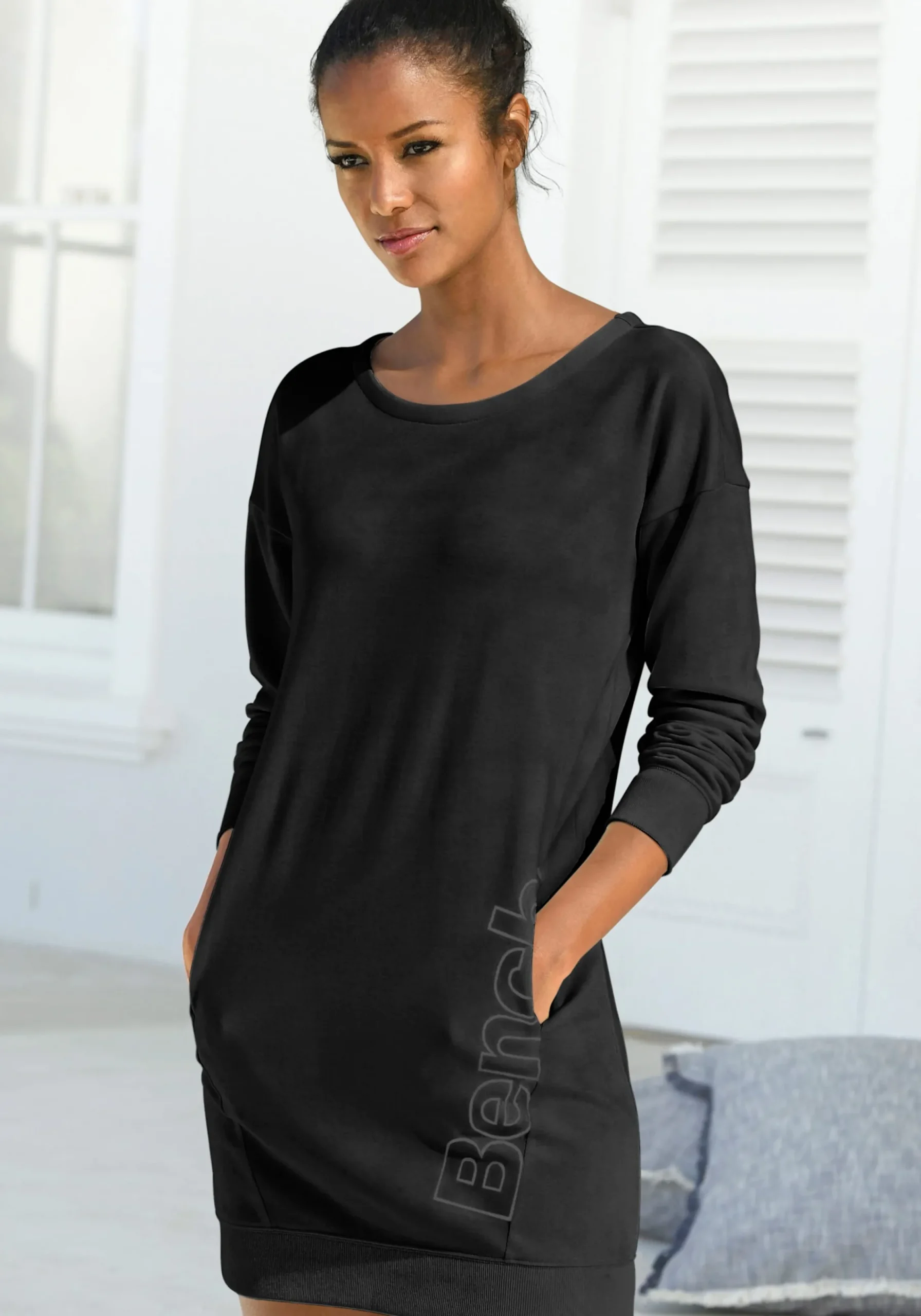 Kleider| Sweatkleid schwarz-weiß