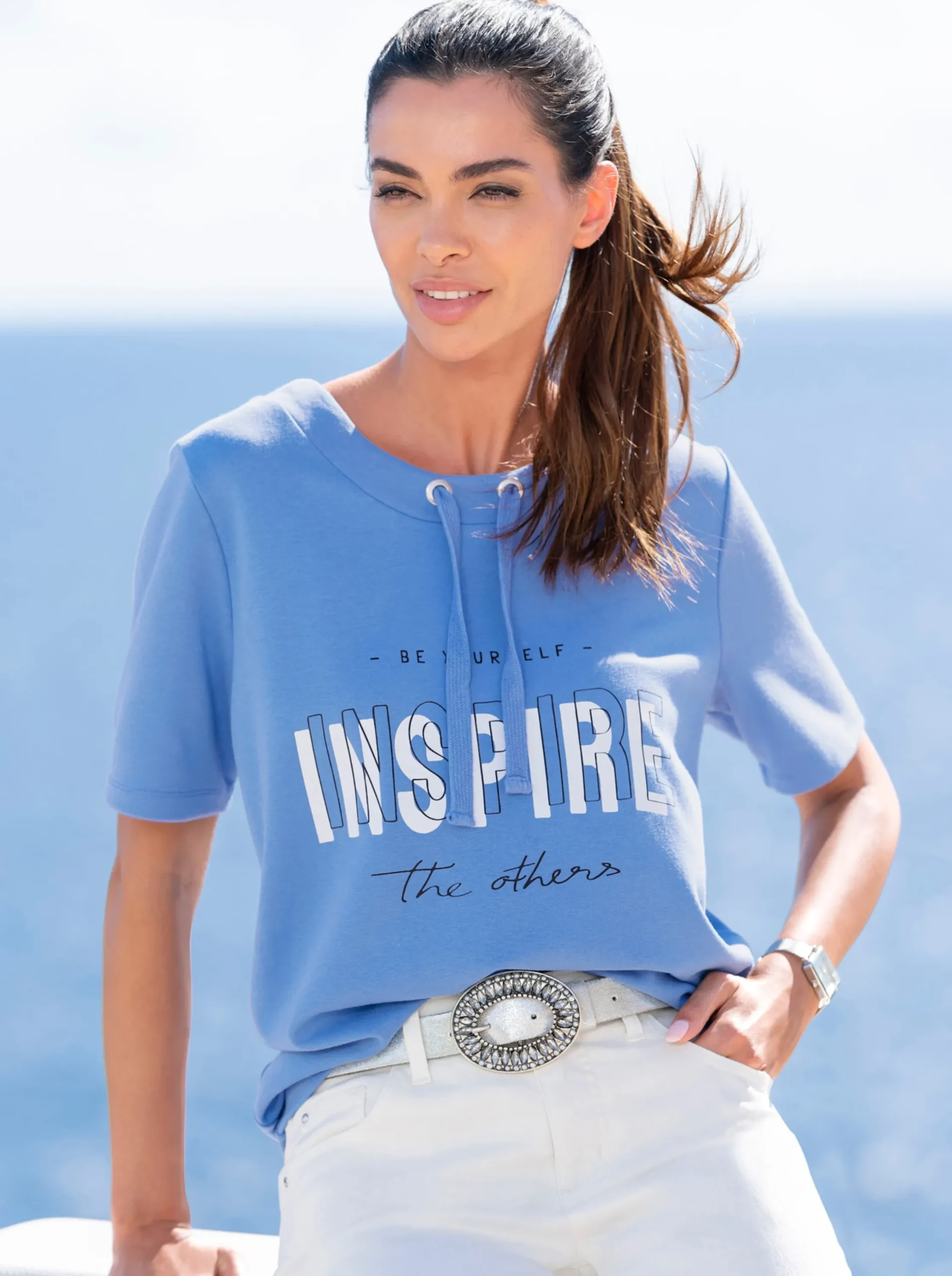 Shirts|heine Sweatshirt mit kontrastfarbigem Print vorne himmelblau